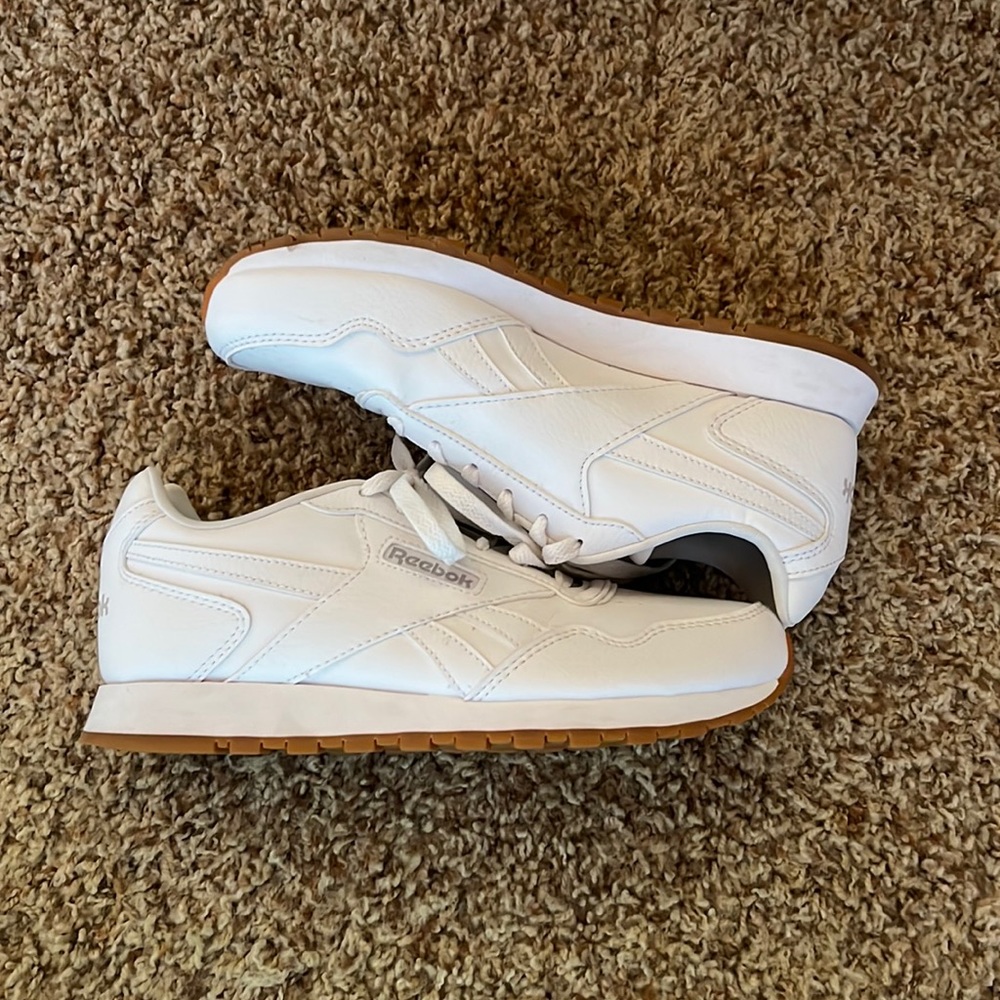 Boys 5.5 Reebok